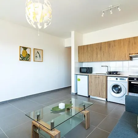 Silver Line 1-bedroom & Balcony In * Λάρνακα